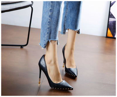 Pointed High Heels With Rivets