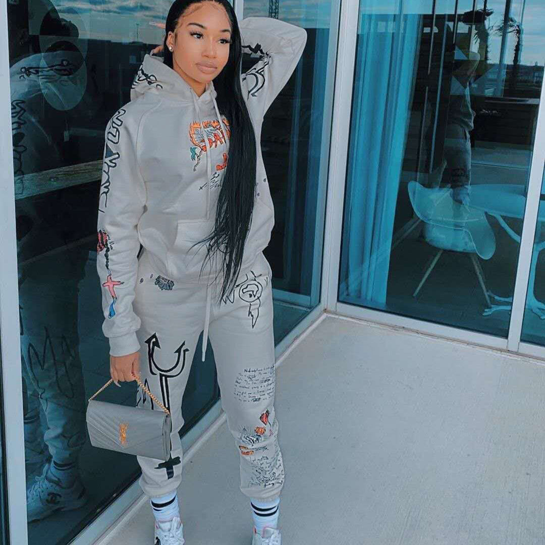 Two-piece sweater with velvet letter print